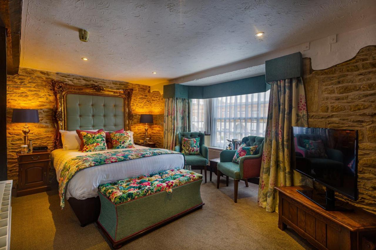 פטרבורו The Bell Inn, Stilton, Cambridgeshire מראה חיצוני תמונה