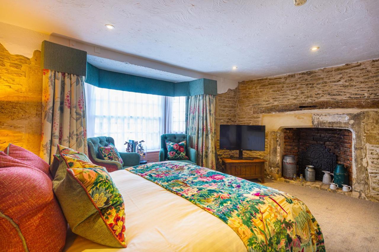 פטרבורו The Bell Inn, Stilton, Cambridgeshire מראה חיצוני תמונה