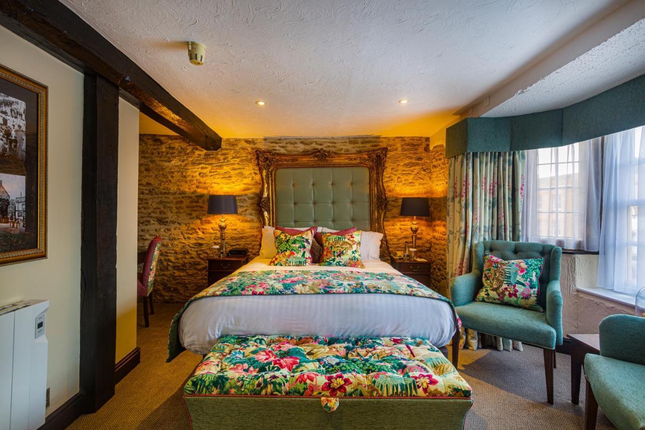 פטרבורו The Bell Inn, Stilton, Cambridgeshire מראה חיצוני תמונה