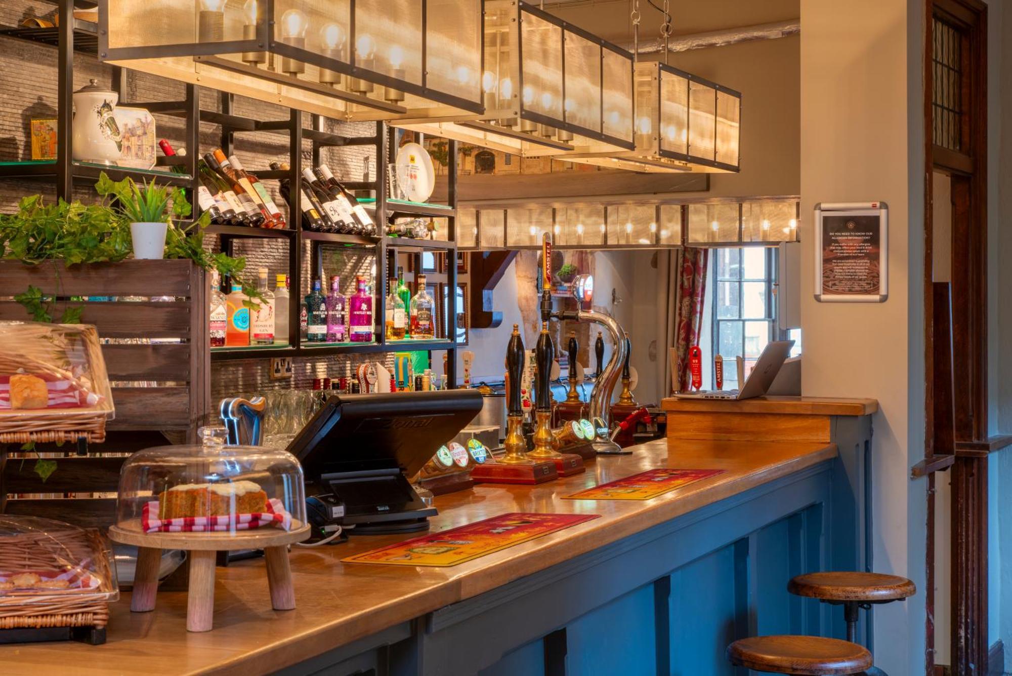 פטרבורו The Bell Inn, Stilton, Cambridgeshire מראה חיצוני תמונה