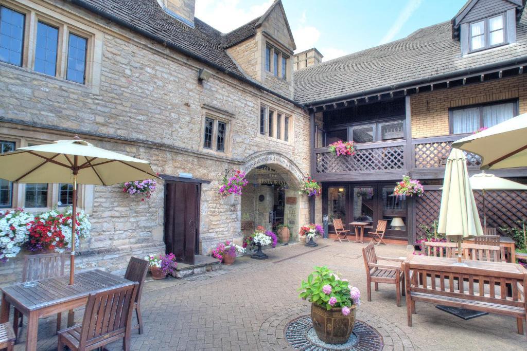 פטרבורו The Bell Inn, Stilton, Cambridgeshire מראה חיצוני תמונה