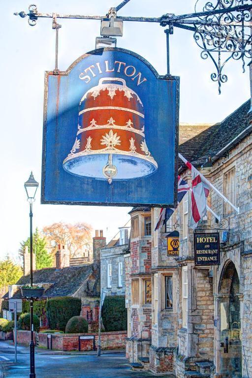 פטרבורו The Bell Inn, Stilton, Cambridgeshire מראה חיצוני תמונה
